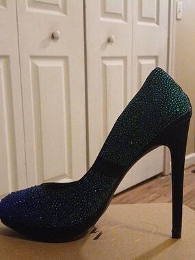 Elegant Women's Blue-Green Crystal Stiletto Pump